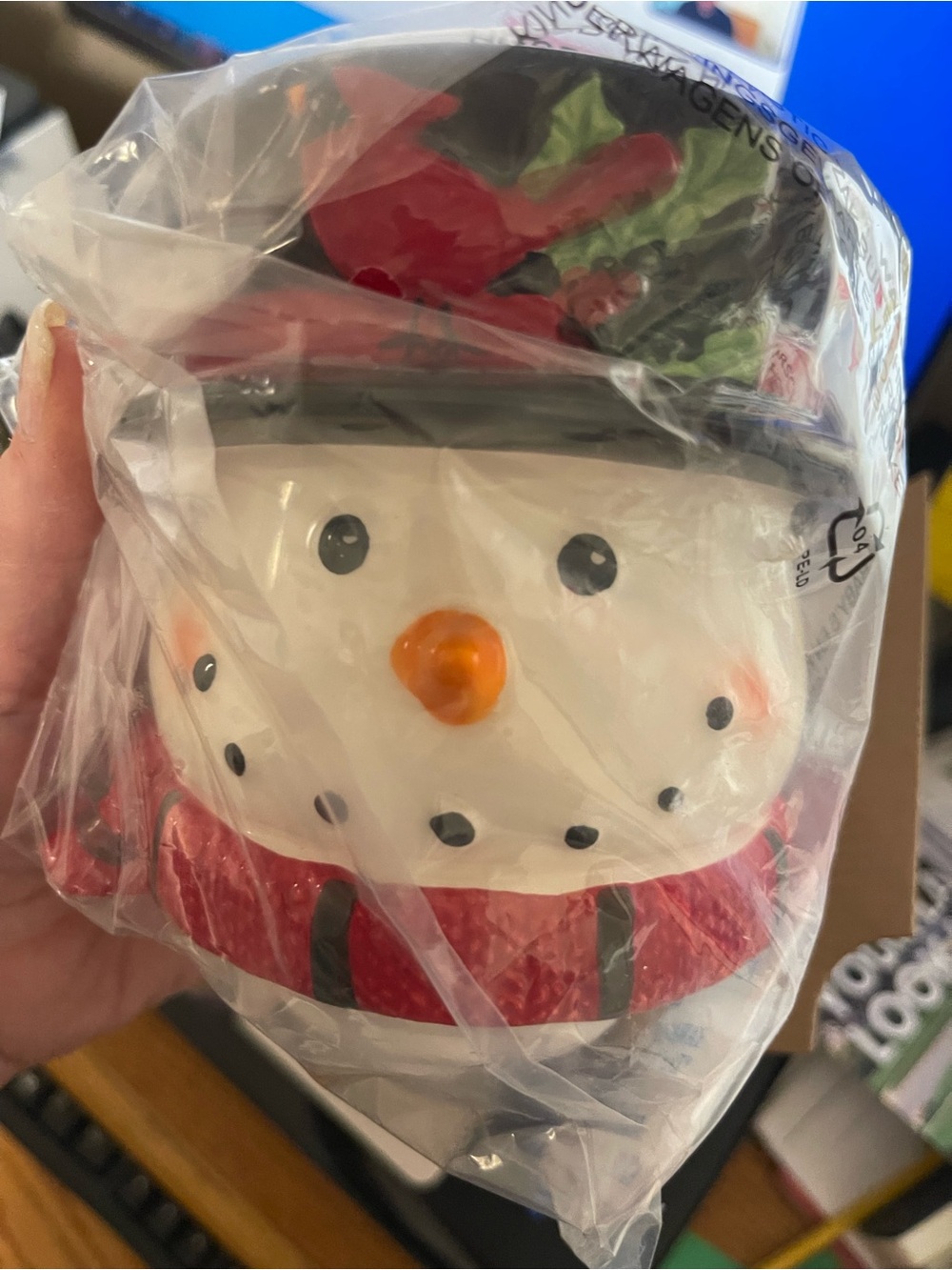Ceramic Snowman scentsy fan diffuser. Red Scarf, Black Hat